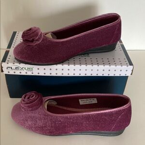 FlexUs Women's Burgundy Velvet Slip On Comfort Ballet Slippers 8